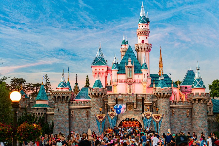 Disney mandates a return to the office four days a week