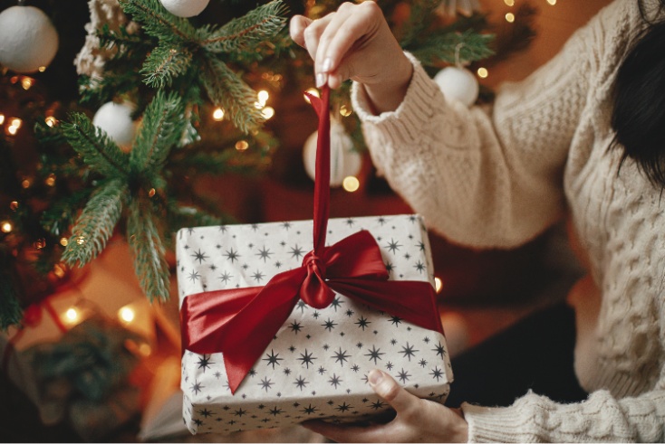 How can smaller budgets cut through at Christmas?