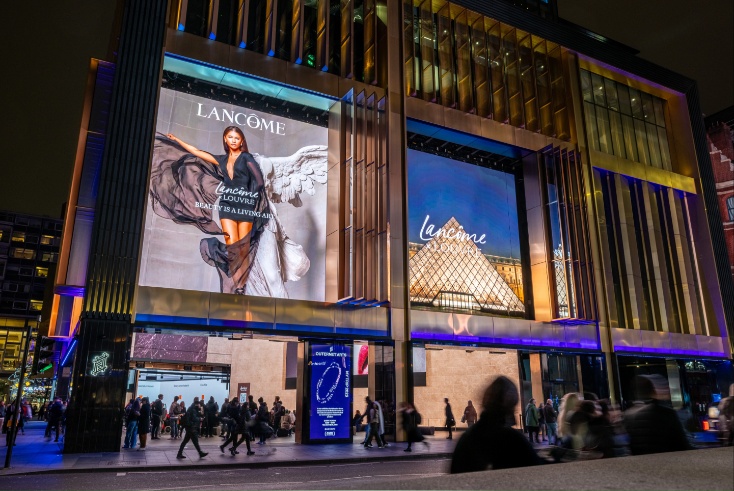 Luxury brands increasingly attracted to OOH